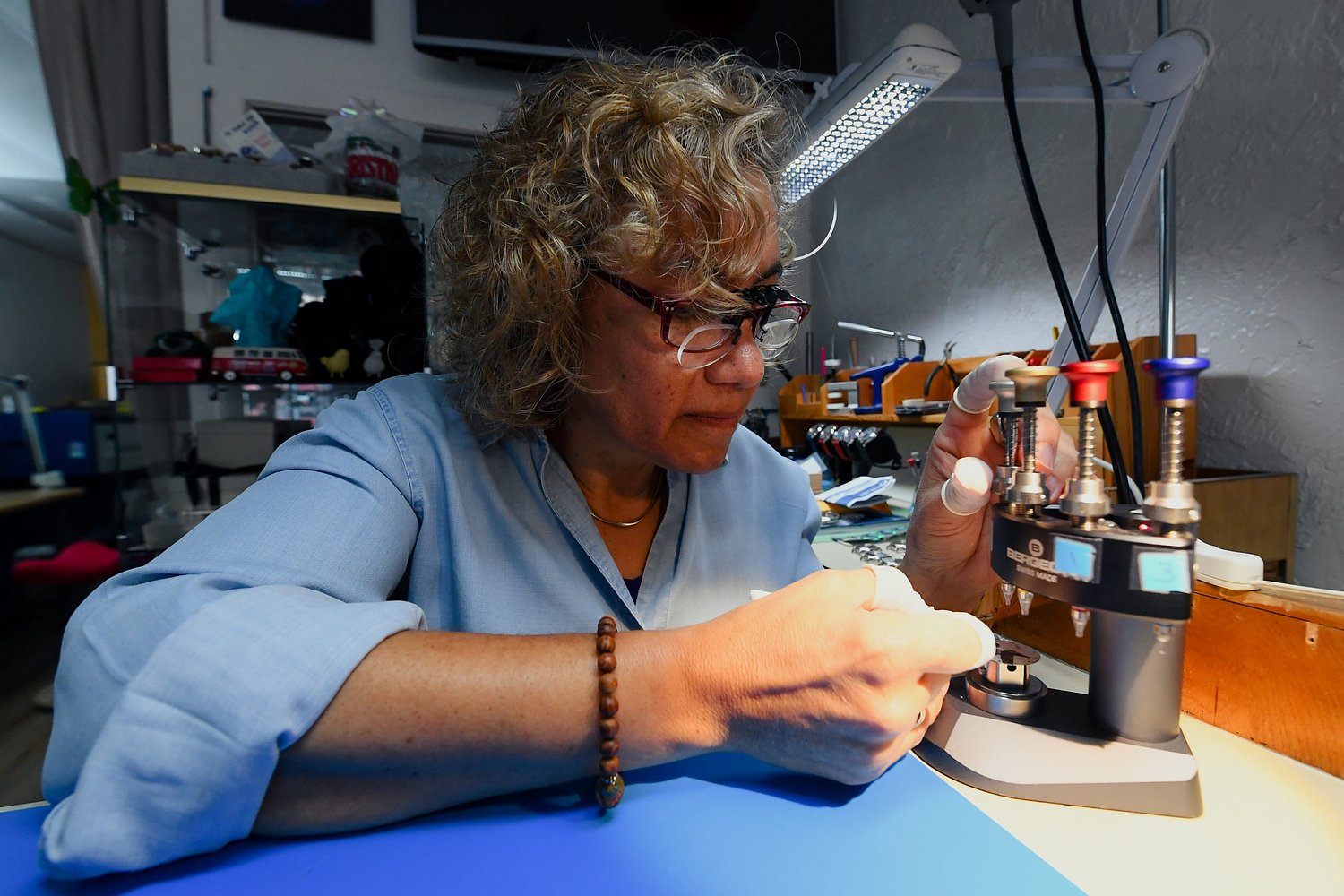 Springfield watchmaker designs iridescent timepieces