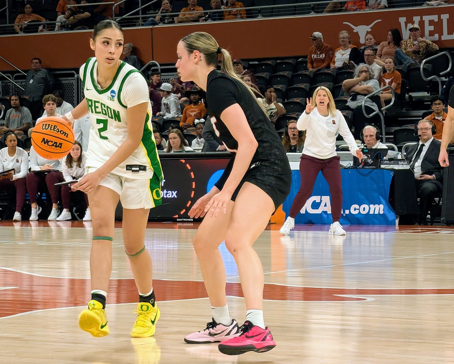 Gritty and gory Oregon Ducks advance to NCAA Tournament’s second round
