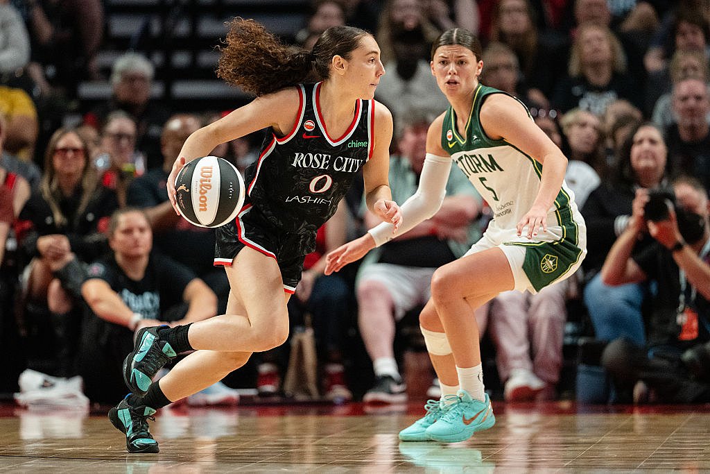 Bridget Carleton and Carla Leite Help Portland Fire Dodge the Storm.