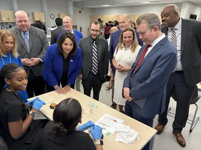 Thinkers, contributors, leaders: State unveils ‘vision’ for future high school graduates