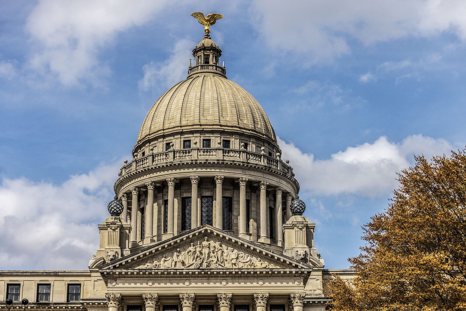 Mississippi House passes bill to force local governments and law enforcement  to cooperate with ICE 