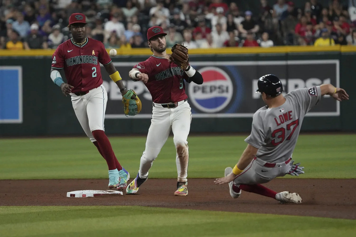 Cora gets 600th win with Red Sox, Sogard hits 2-run double in 9th of 7-4 win over Diamondbacks