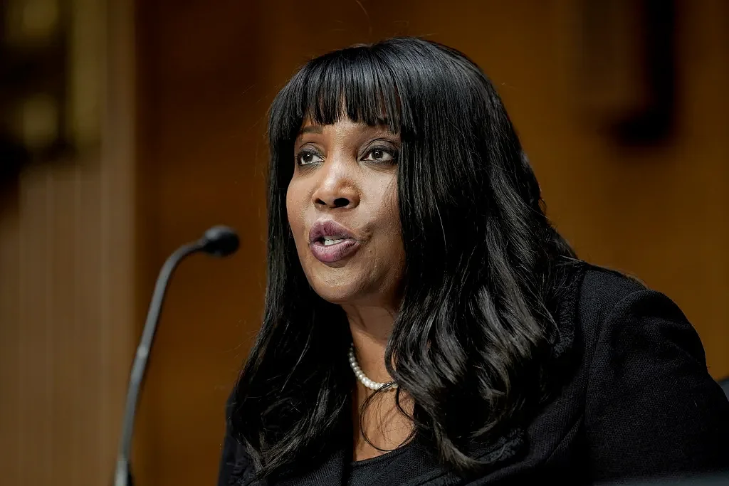 Justice Department probes mortgage fraud claims against Lisa Cook of Federal Reserve, AP source says