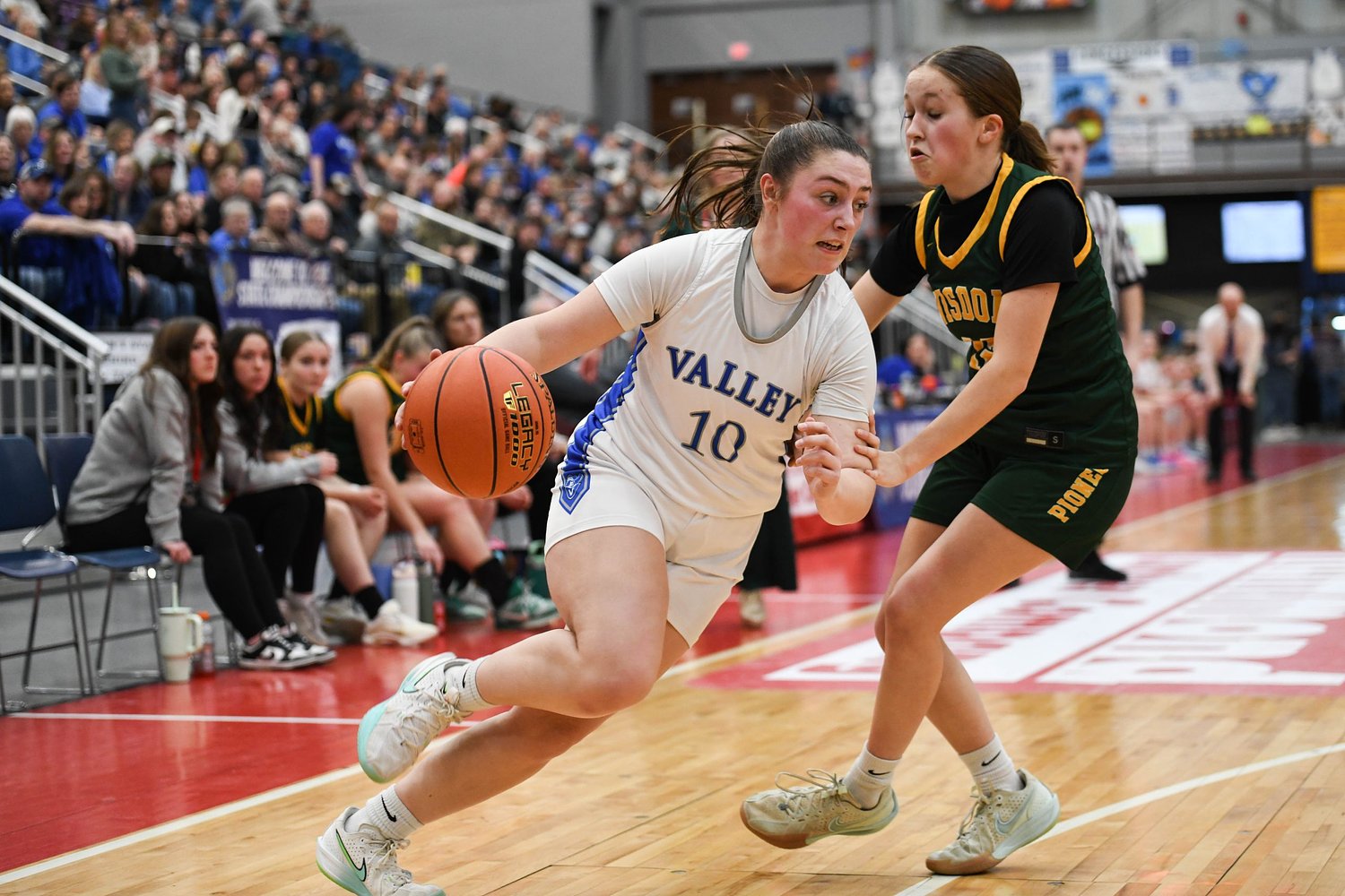 Valley girls continue Maine basketball dominance with another state title