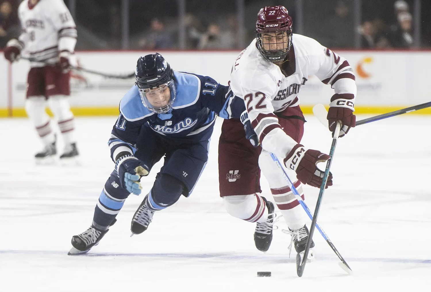 Maine throttles UMass hockey, 6-2, in series opener