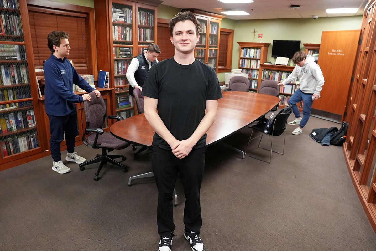 Ahead of midterms, Republicans confront cooling support from young men over Trump policies