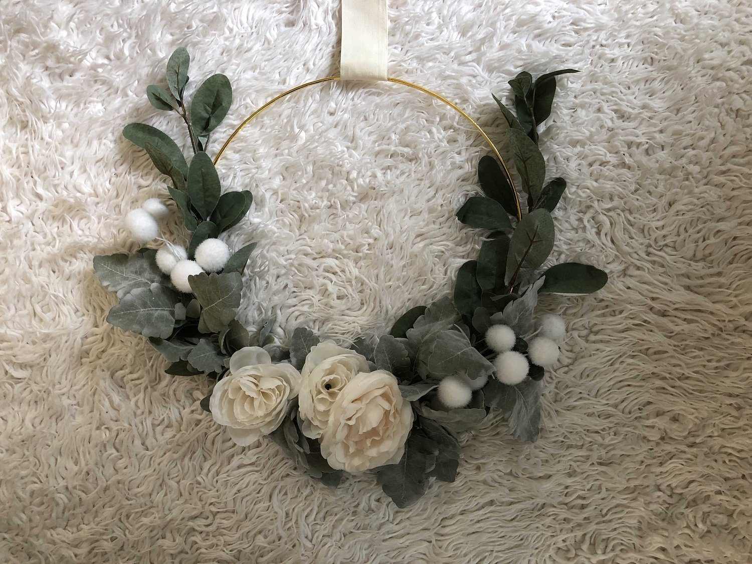 How to make a non-traditional holiday wreath