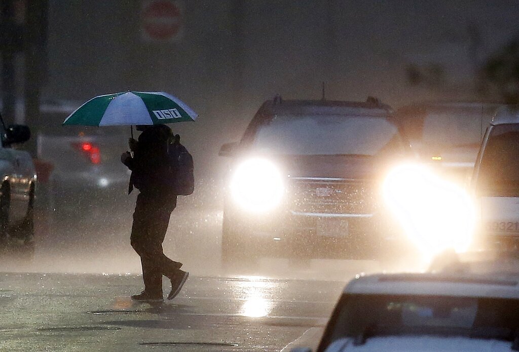Boston weather: Thunderstorms Sunday night; coastal flooding possible through Monday