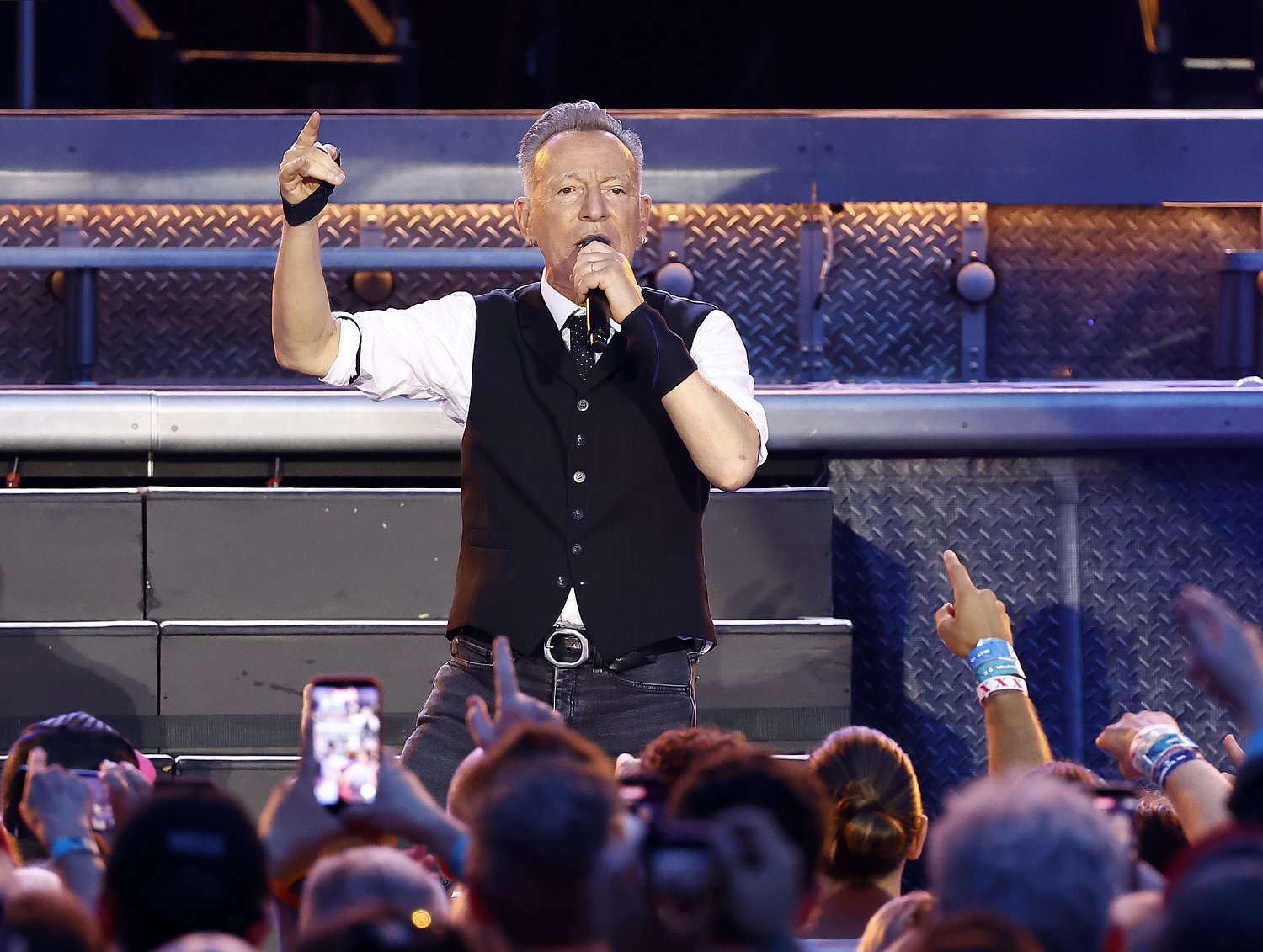 Star-studded lineup to perform at the Obama Presidential Center opening