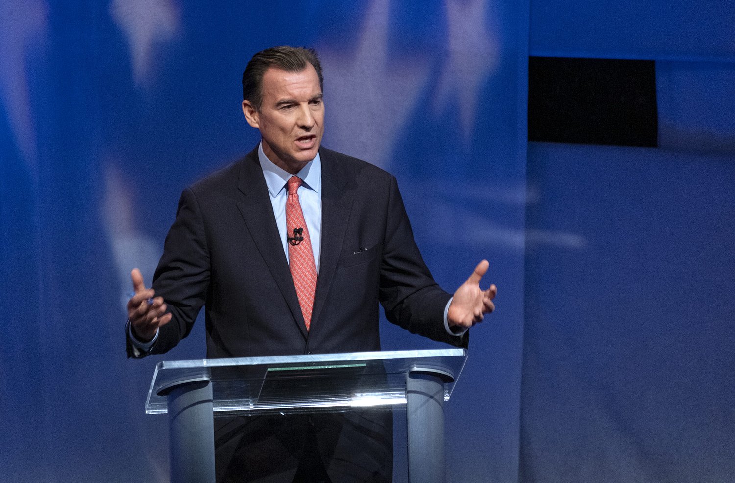 Tom Suozzi finds comfort zone in the political middle, speaking up for Israel