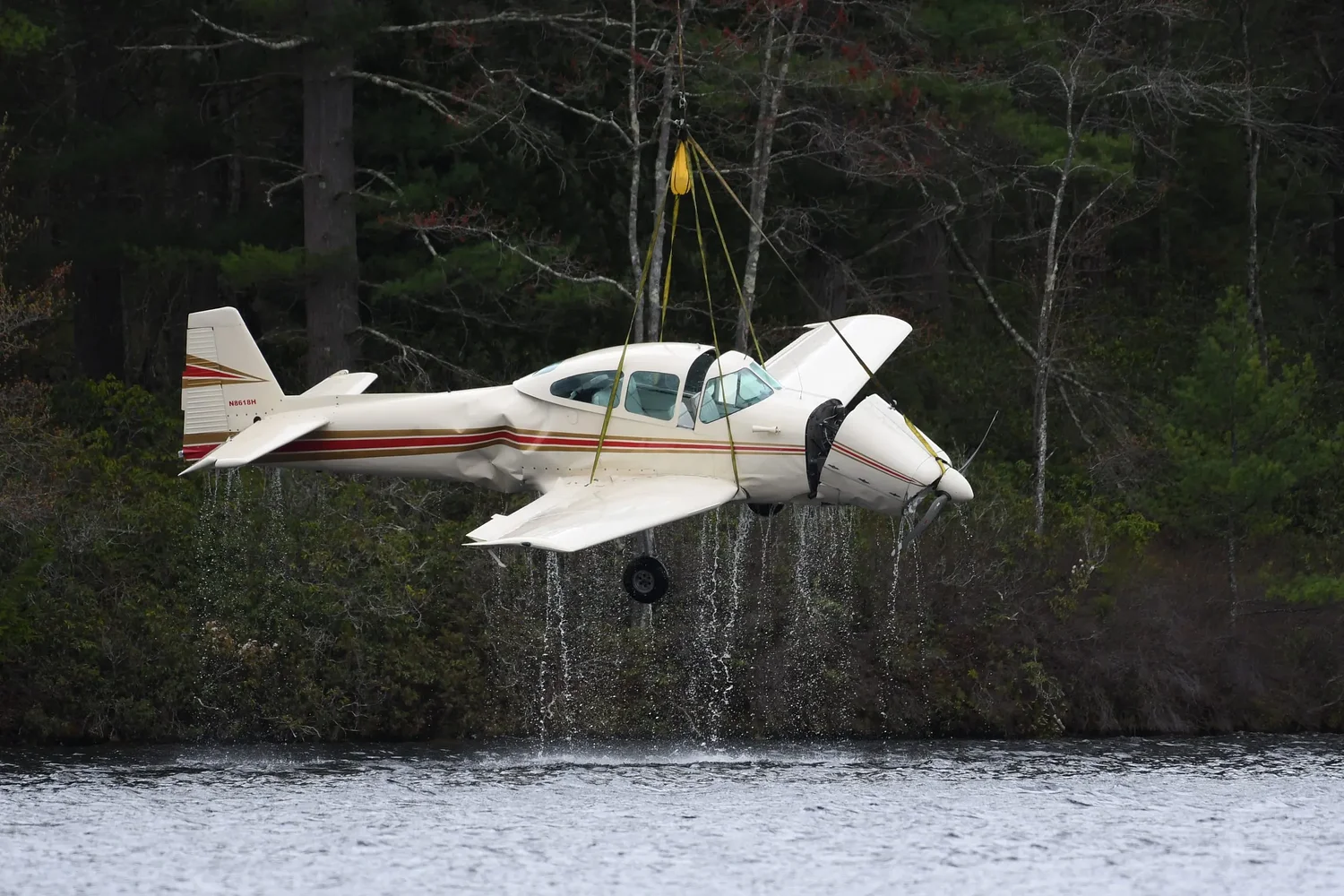 VIDEO: Crashed plane recovered from water in New Salem