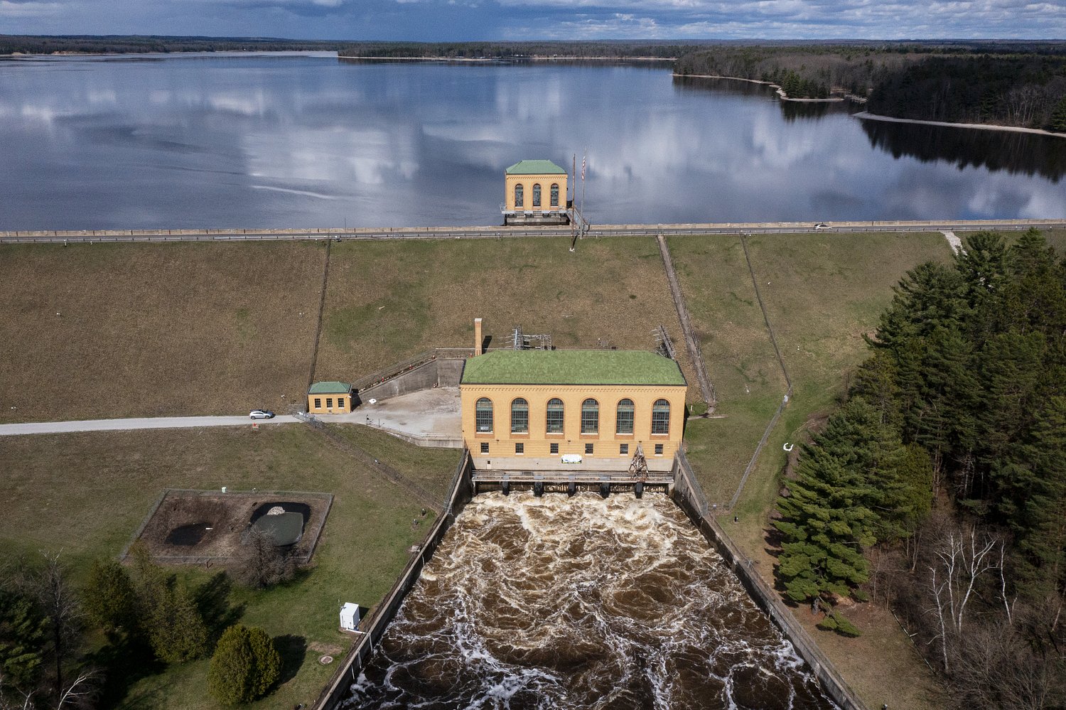 Judge rules that Consumers hydro dam sale should be rejected