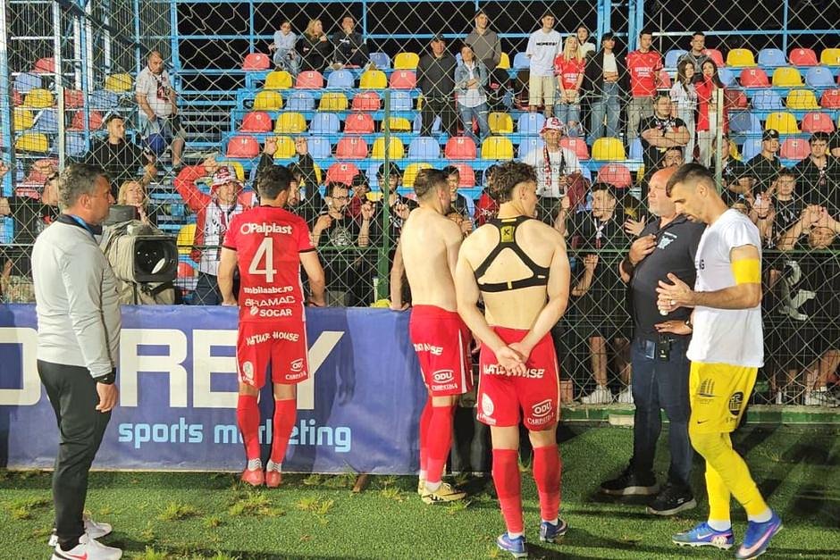Reacție dură a fanilor sibieni la adresa jucătorilor de la FC Hermannstadt: ”Ne-ați băgat în B, mercenarilor!”