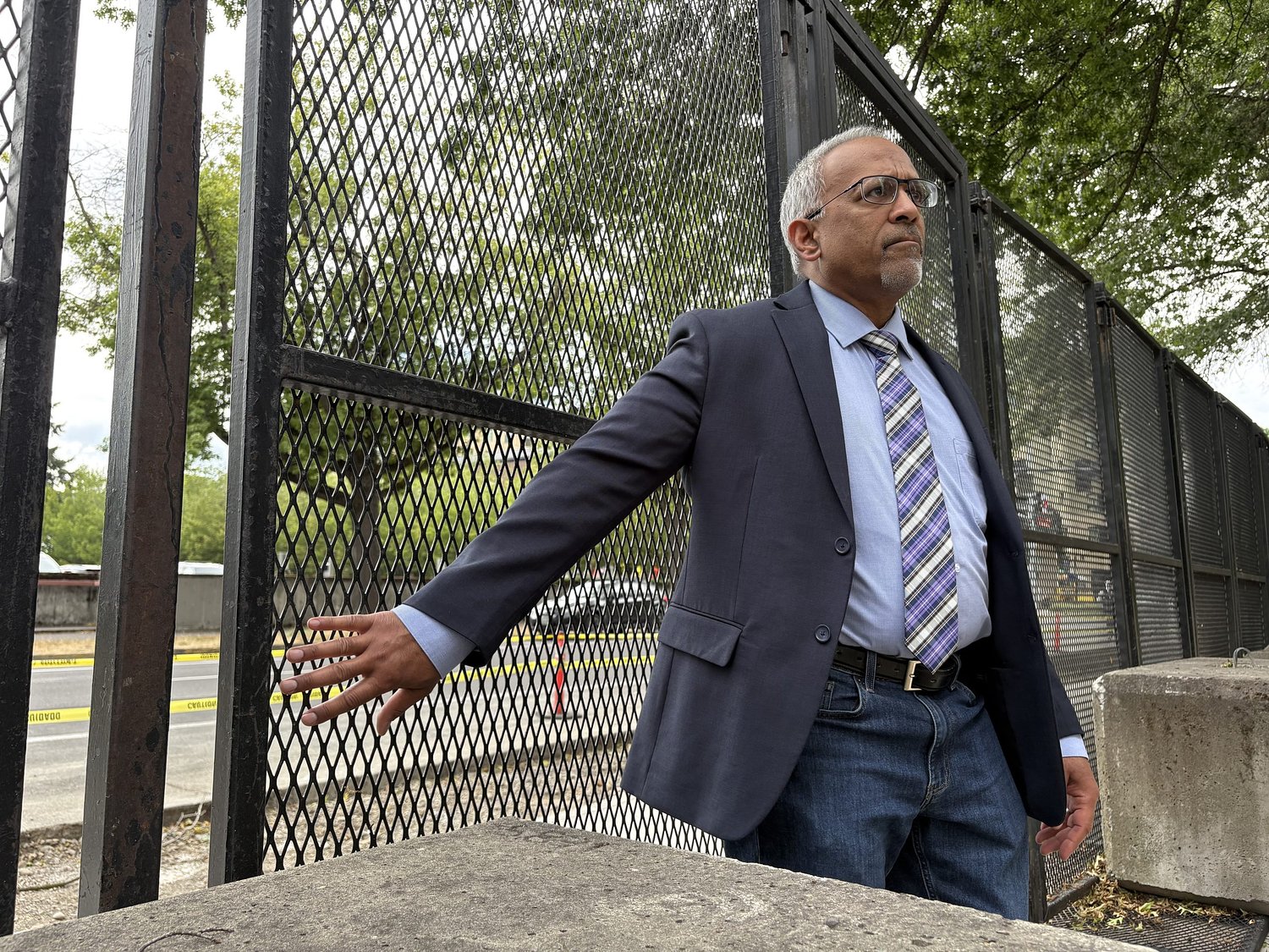 Judge grants activists’ request to open plaza, orders removal of fence at Eugene Federal Building