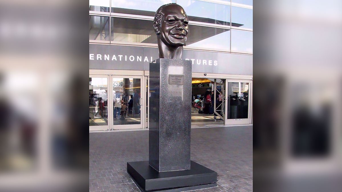1973: Tom Bradley became mayor of Los Angeles