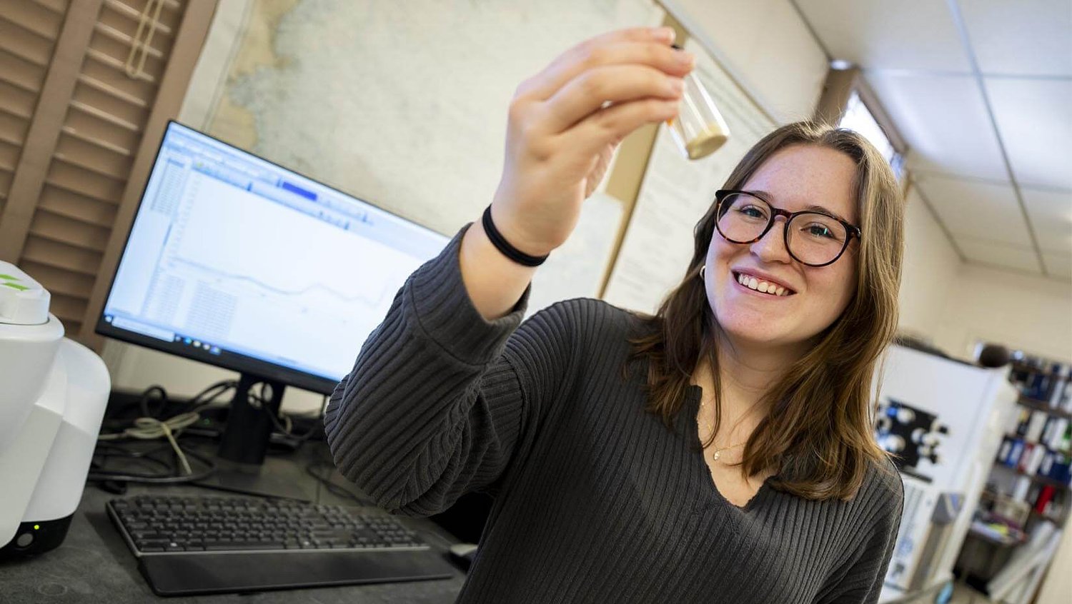 UMaine student develops tool to help Maine oyster farms survive winter losses