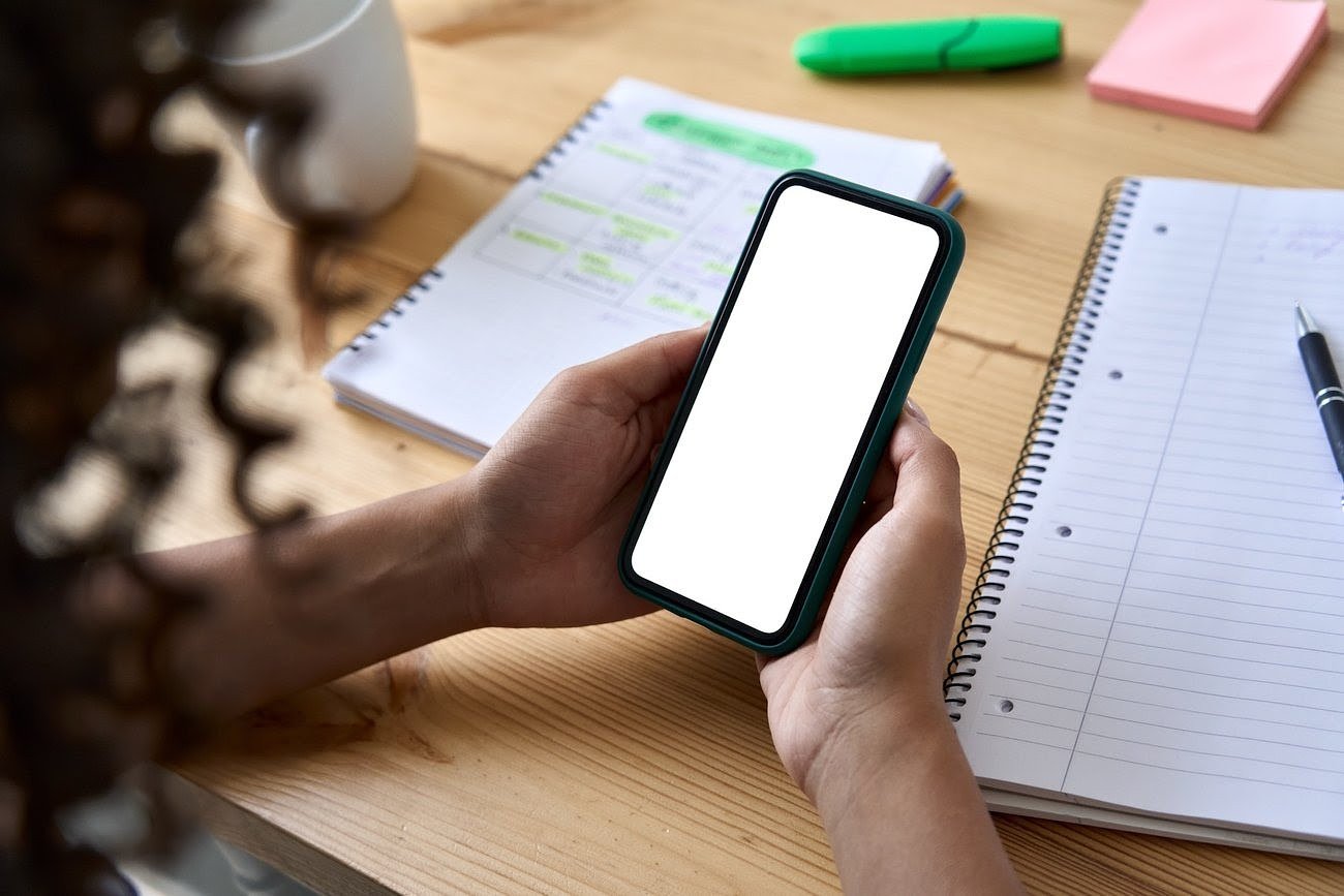 North Carolina inches closer to restricting cell phones in schools