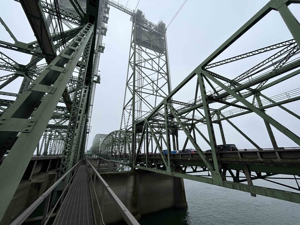 Delays, soaring costs hinder effort to replace aging Columbia River I-5 bridge