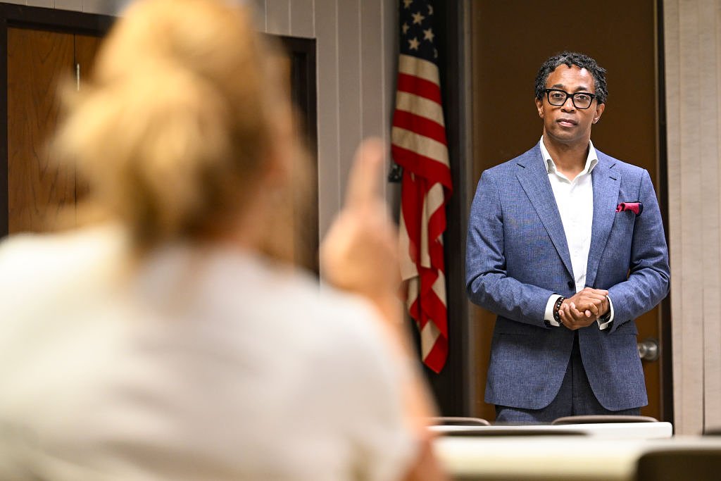 Contentious Wesley Bell town hall portends a potential primary challenge