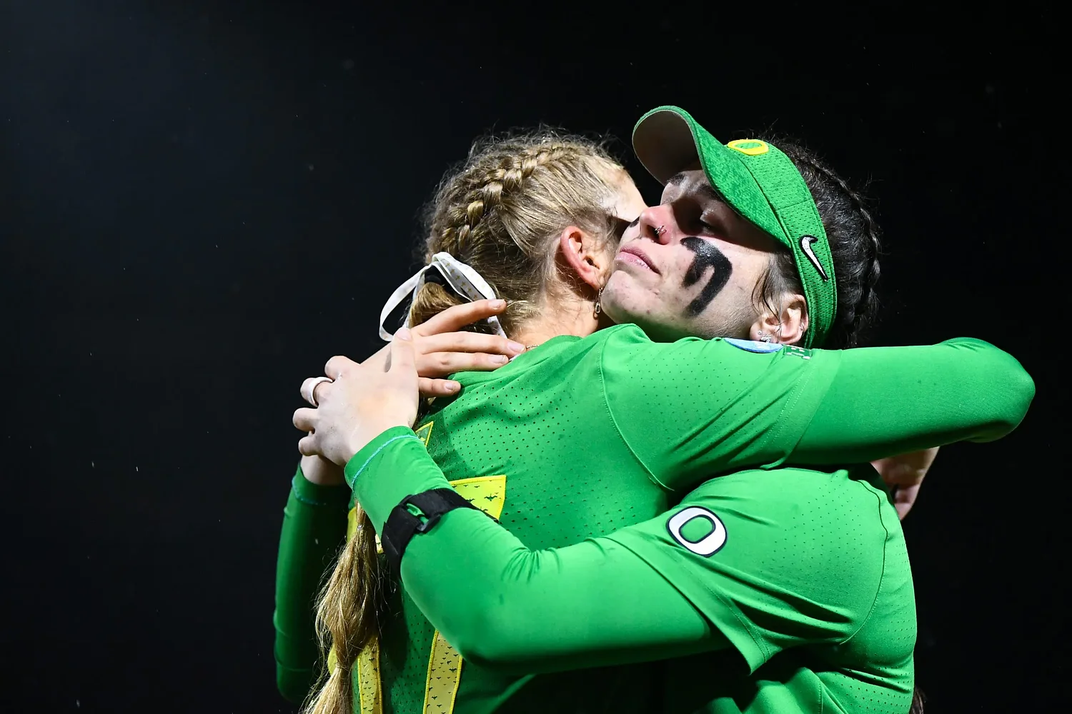 Oregon softball eliminated from NCAA Regional in loss to Saint Mary’s
