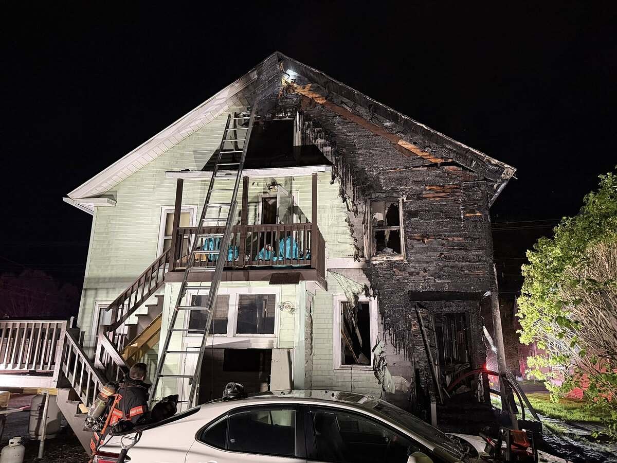No injuries reported in early-morning fire in Brewer