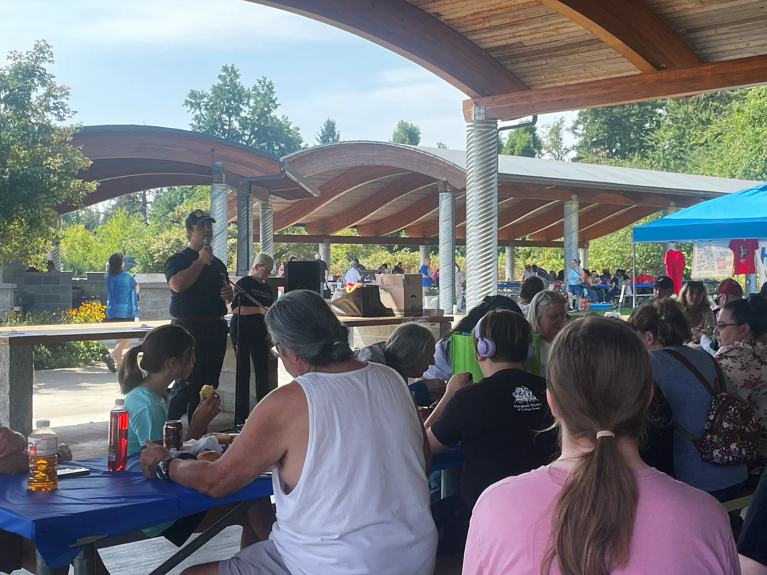 Union support and burgers at Labor Day picnic in Springfield
