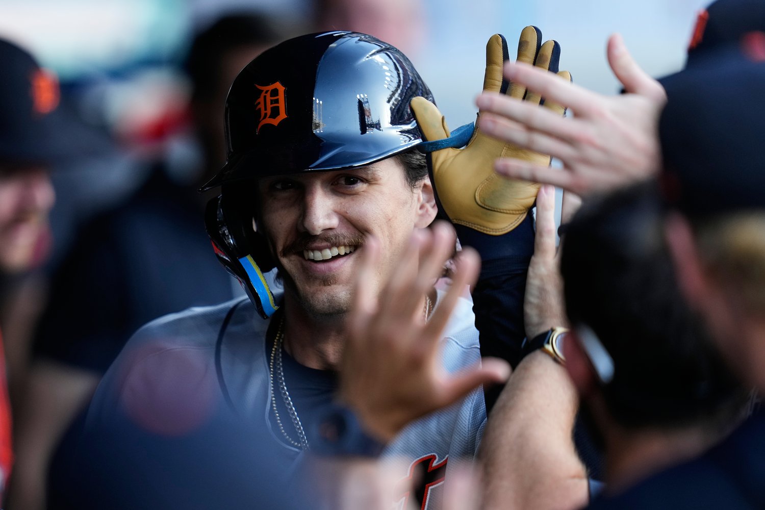 Tigers get help from newcomers, but still can’t beat Guardians