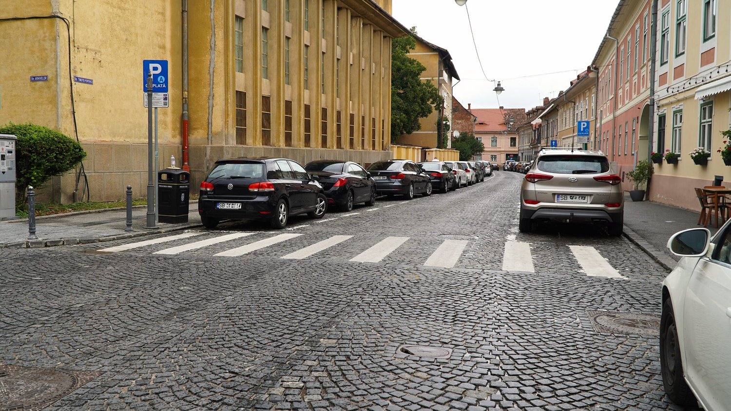 Cazul copilului lovit mortal de o mașină în centrul Sibiului: noi vești despre șofer și despre anchetă de la Parchet