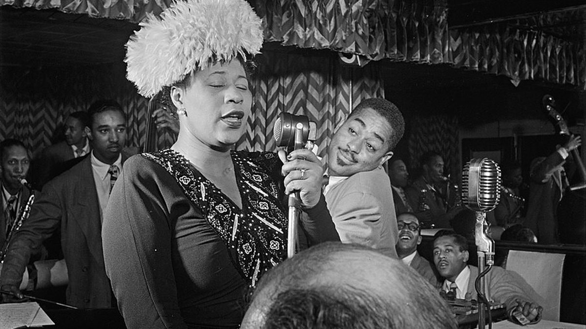 1934: Ella Fitzgerald debuts at Apollo Theater