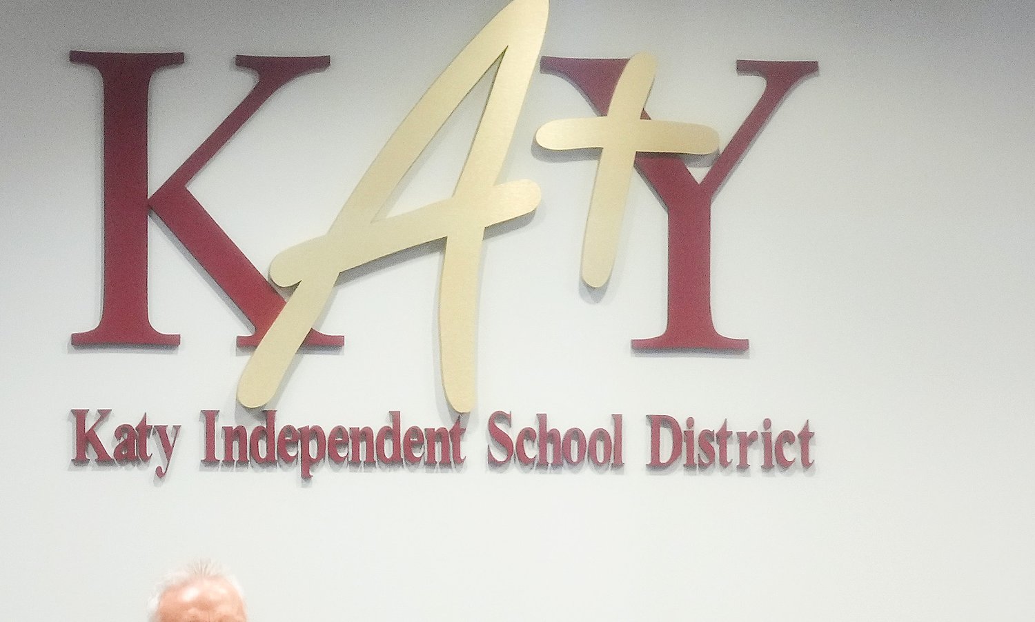 One Houston-area school district pulls plug on classes ahead of freeze