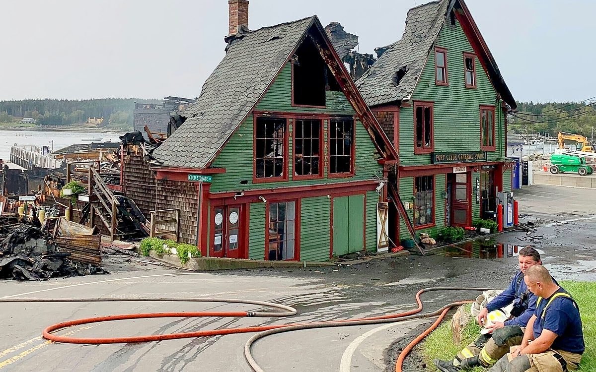 Colby College to rebuild fire-destroyed Port Clyde wharf this summer