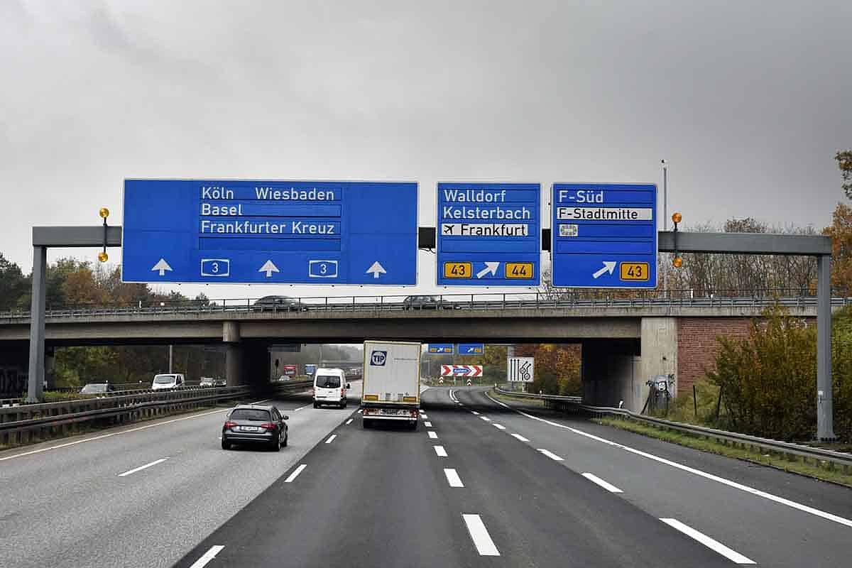 Adio limită de viteză de 130 km/h pe autostradă: mai multe țări din Europa modifică limita