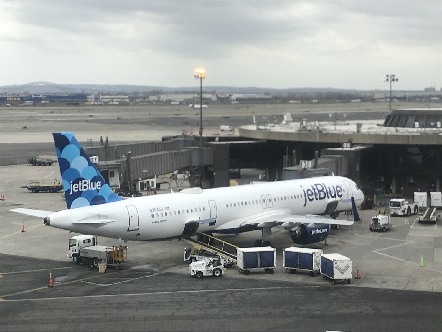JetBlue scaling back Newark flights as Fort Lauderdale expands