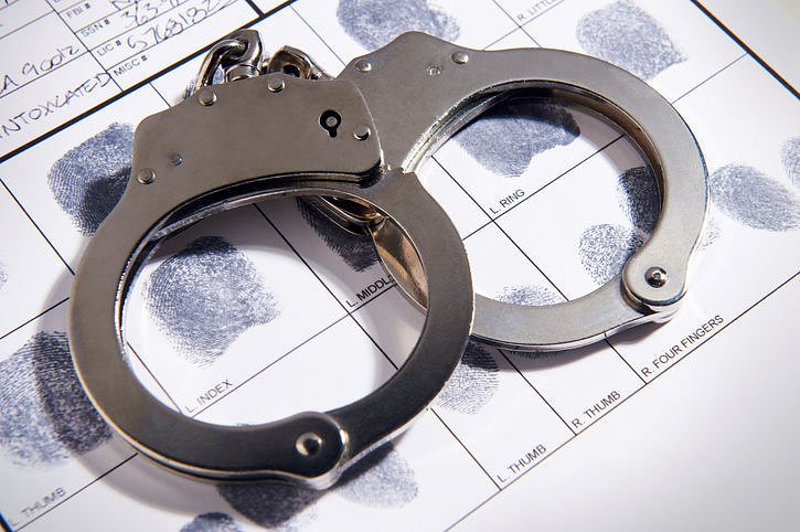 Teen accused of stealing clothing from Oak Brook Alo, leading cops on high-speed chase: prosecutors