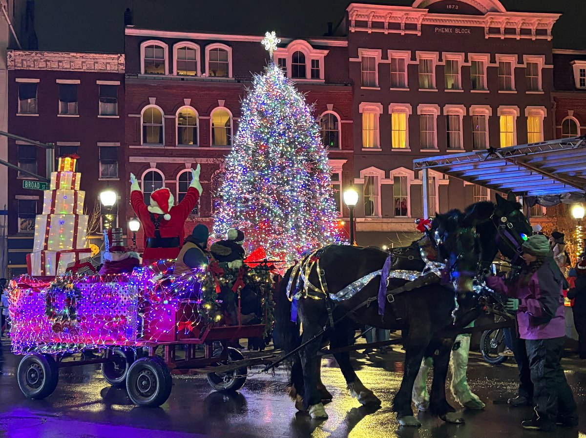 Letter: Holiday tree spreads love and light