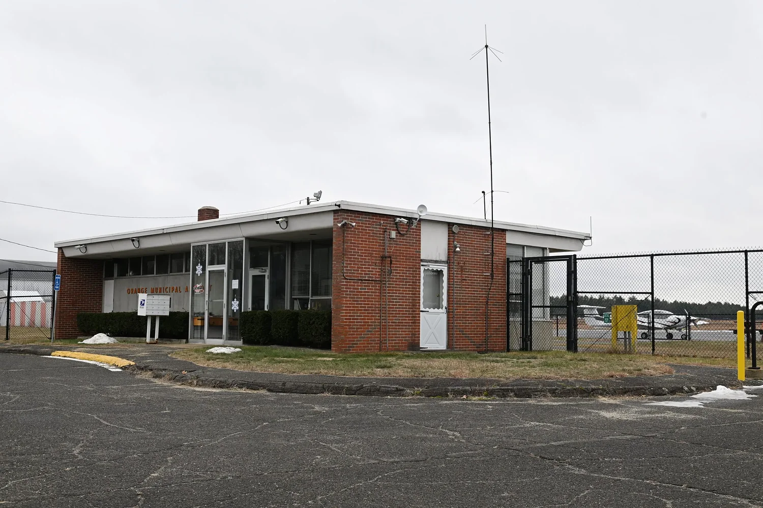 Orange airport manager asks for support in asbestos remediation