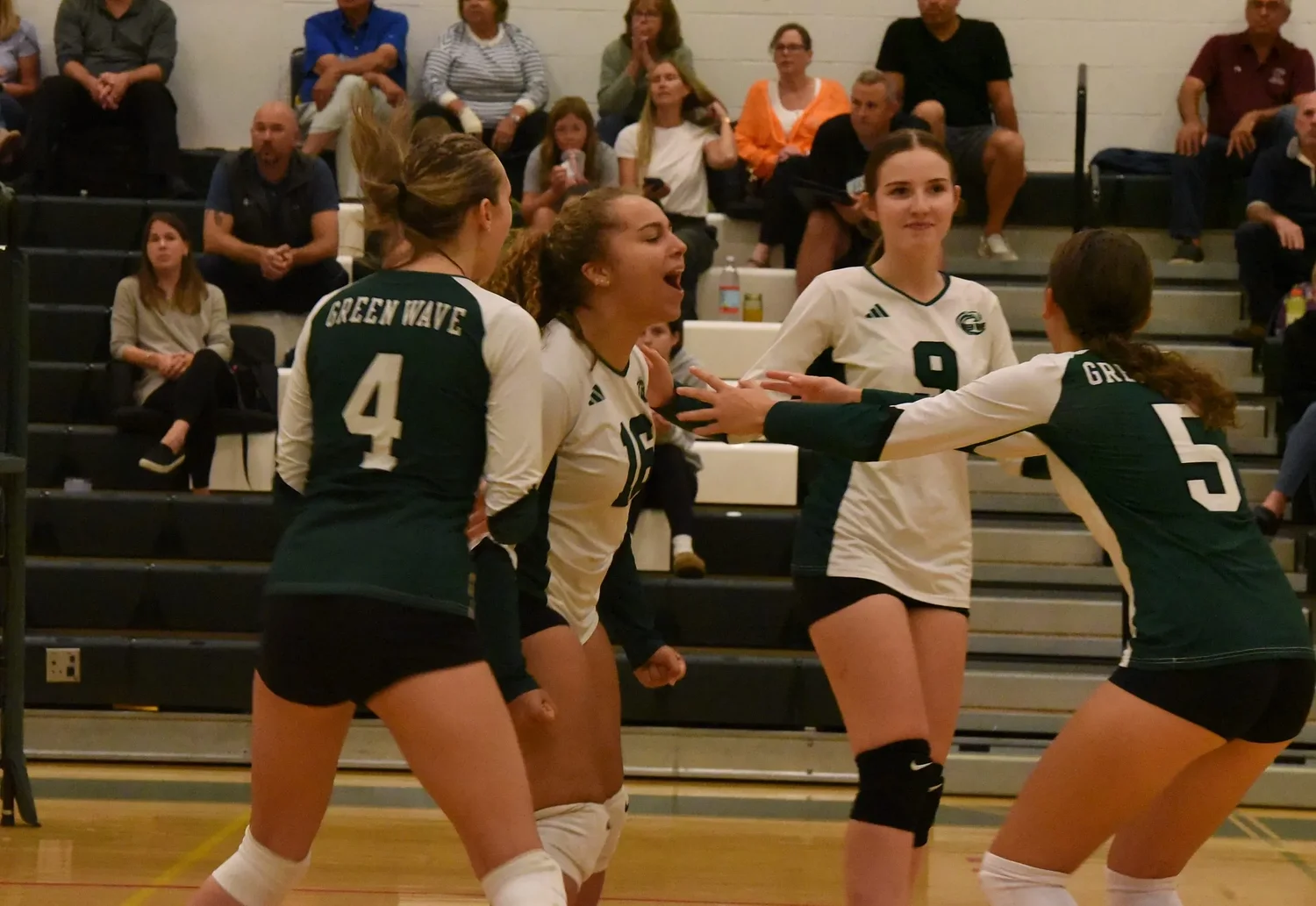 H.S. Roundup: Undefeated streak ends for Green Wave girls volleyball