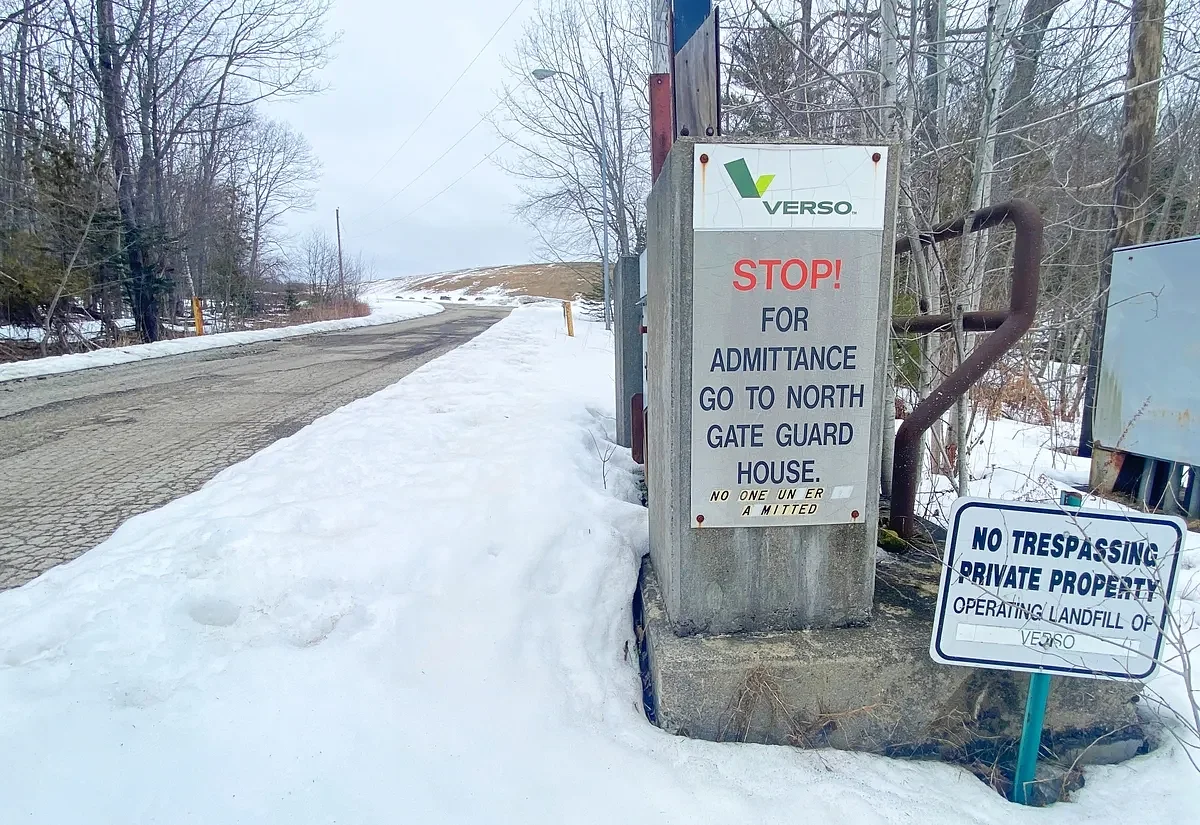 Bucksport blasts company over approaching state deadline to close landfill