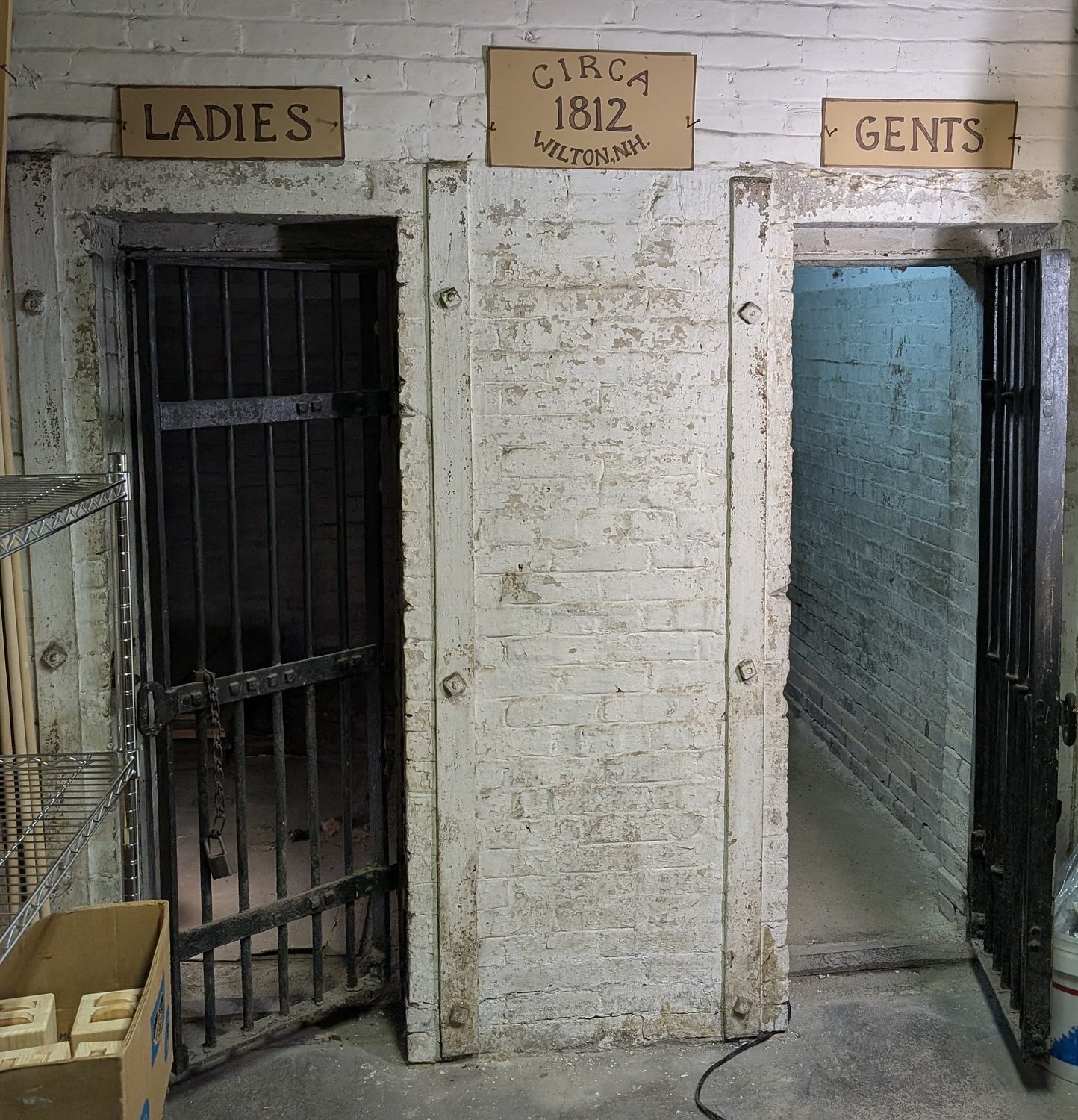 Historic Wilton town jail serves as backdrop for fundraiser photos