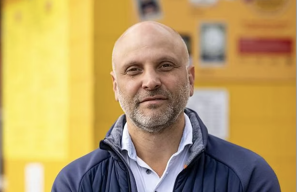 Longtime Chicago Jewish federation leader Jason Friedman makes a bid for open House seat