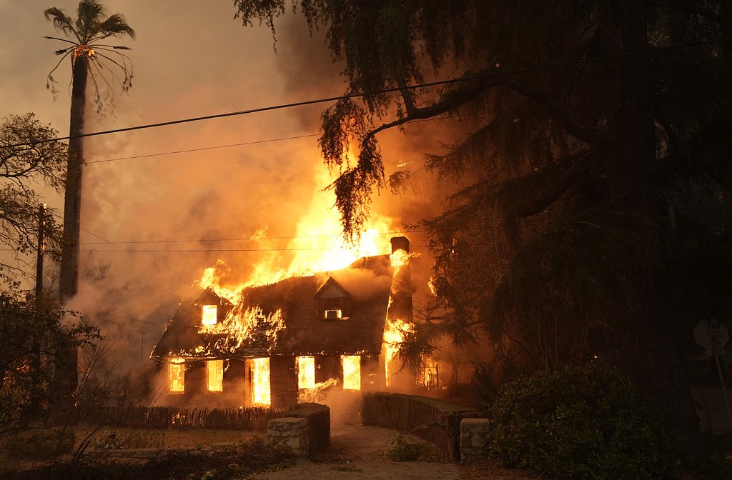 Ben Crump and NAACP sue Southern California Electric for Altadena residents who lost property in Eaton fire