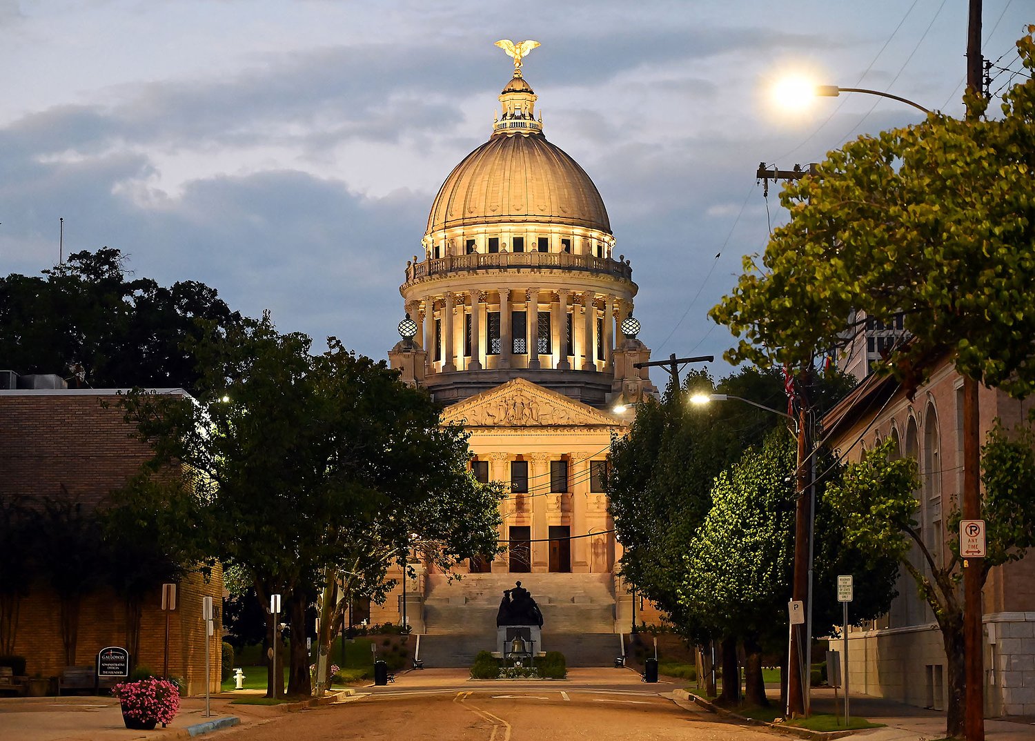 Lawmaker proposes grants to underwrite local agencies’ efforts to aid ICE