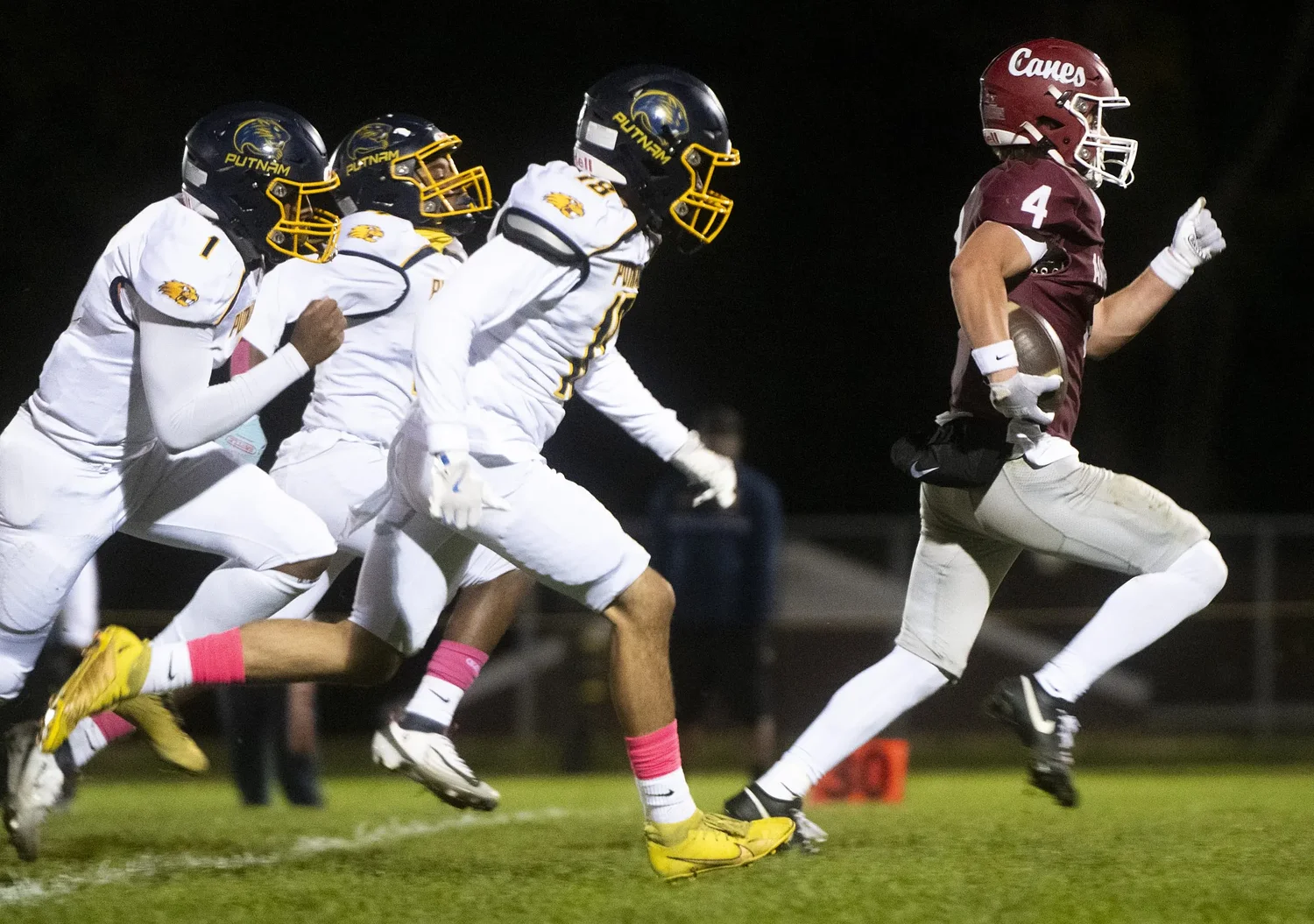 H.S. Football: Amherst dominates Putnam 48-18 in Suburban South league clash