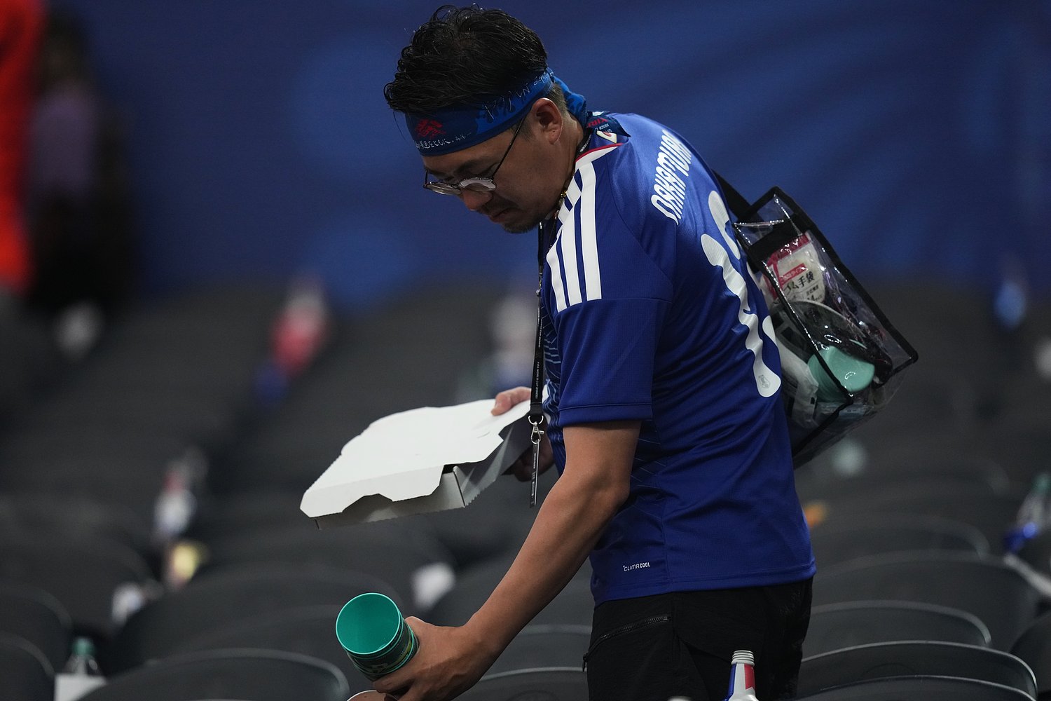 Japanese World Cup supporters won praise for this unexpected act