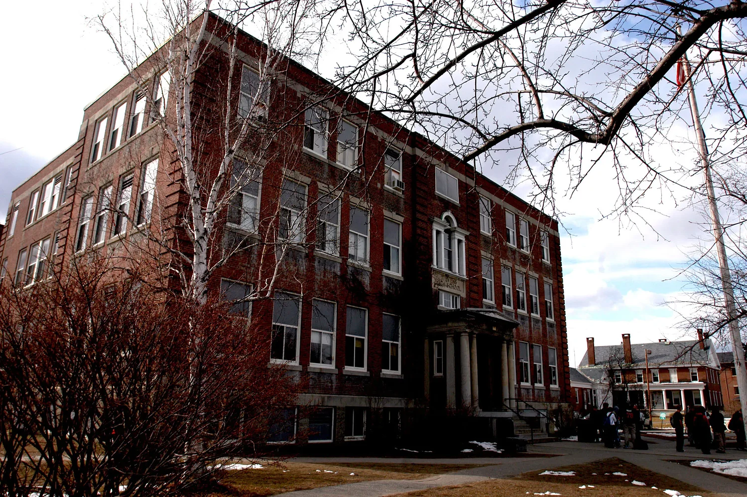 SAU 6 reaches termination deal with former business administrator