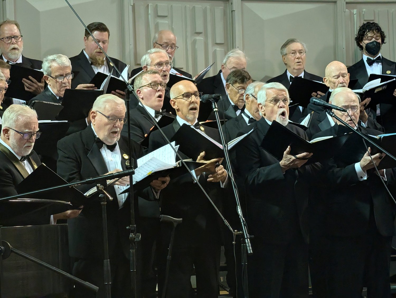 Men young and old find camaraderie in Eugene Gleemen singing group