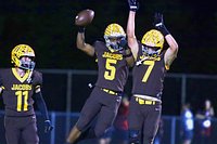 Jacobs’ run game, timely plays lift Golden Eagles past Huntley in FVC action