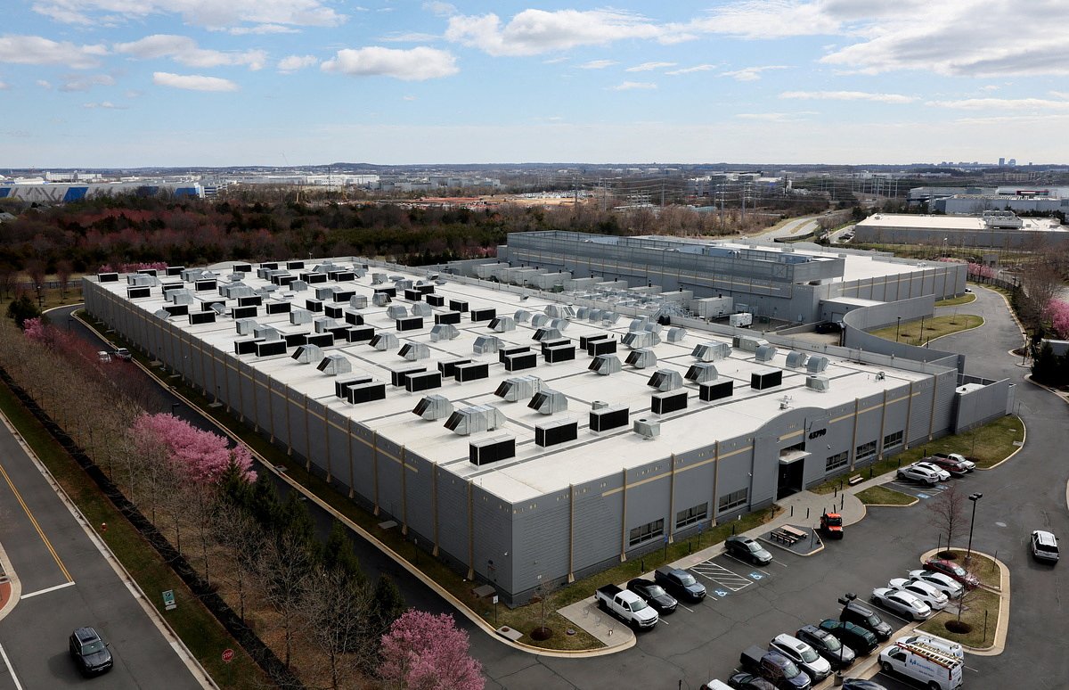 Bangor rushes to ban data centers, citing sudden industry pressure