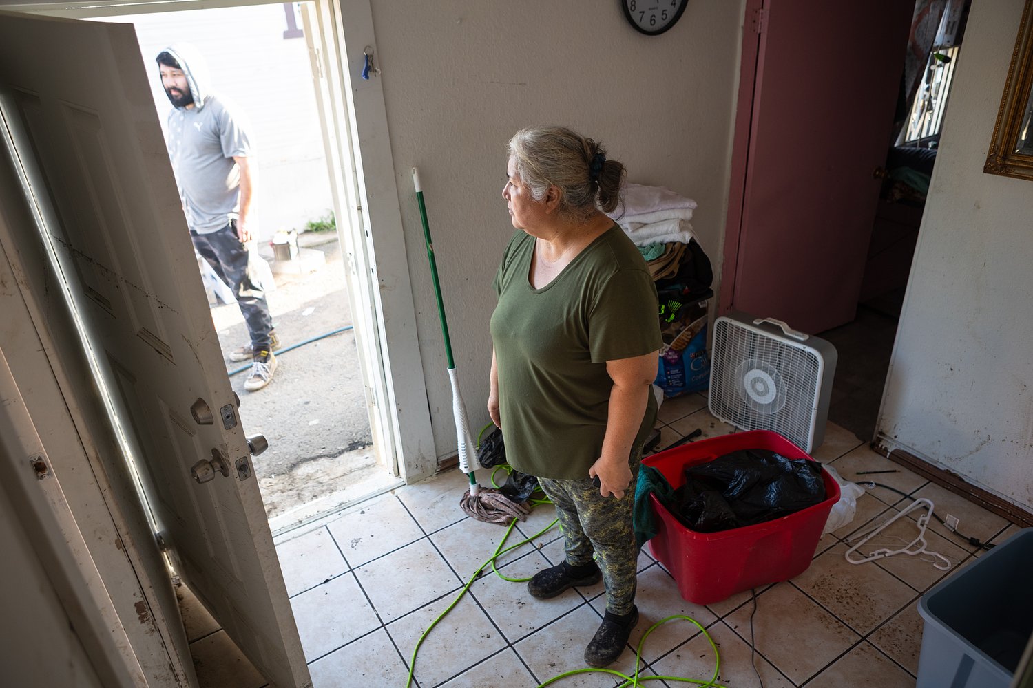 Primero inundaciones, ahora un incremento de renta: Residentes de casas móviles sin aseguranza aún se tambalean por la tormenta en San Diego