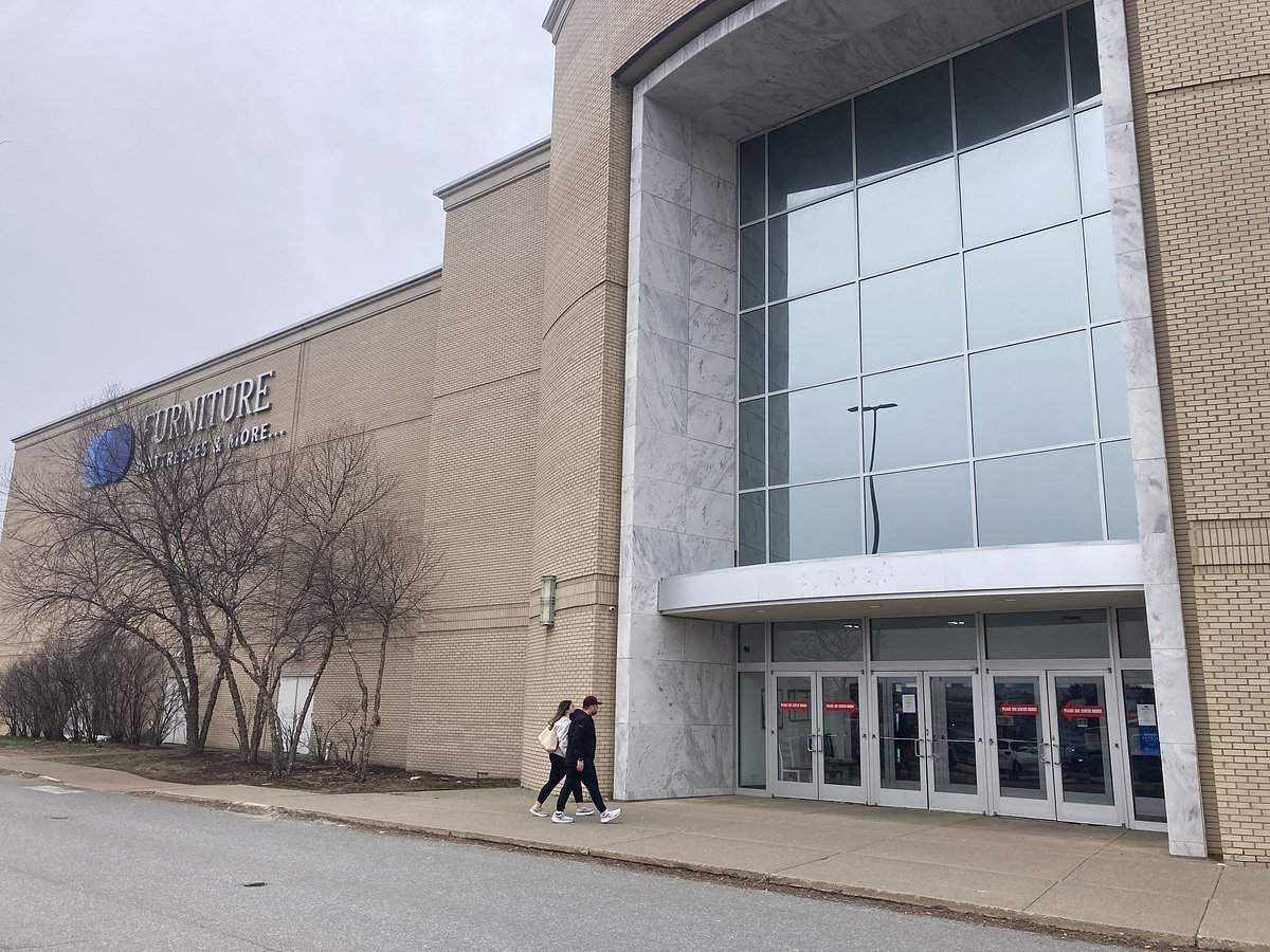 Bangor Mall furniture store sold to out-of-state business